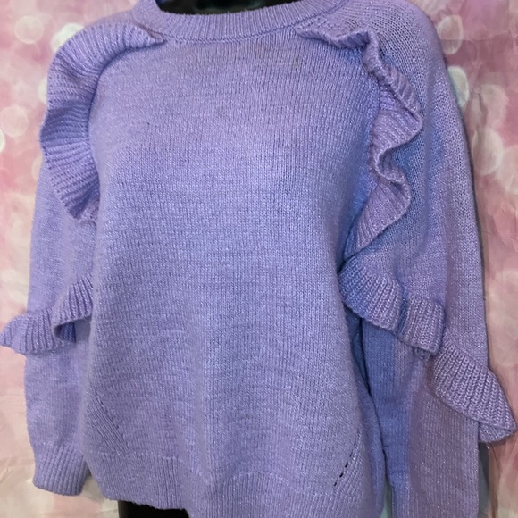 🪻Gorgeous Ruffle Sweater🪻 - Picture 4 of 10